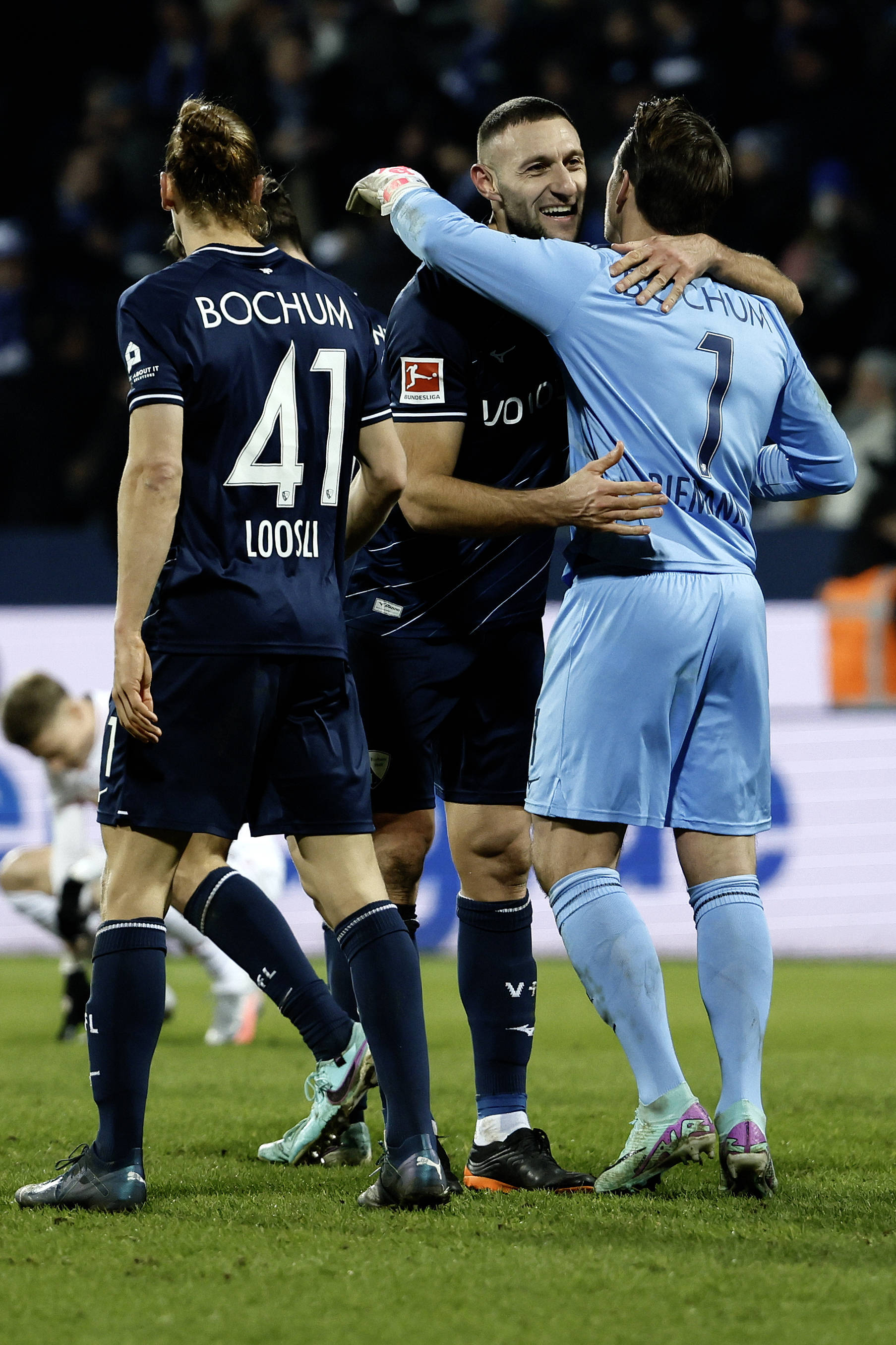 开云体育vip注册-包含斯图加特战胜强敌，喜迎胜利的词条