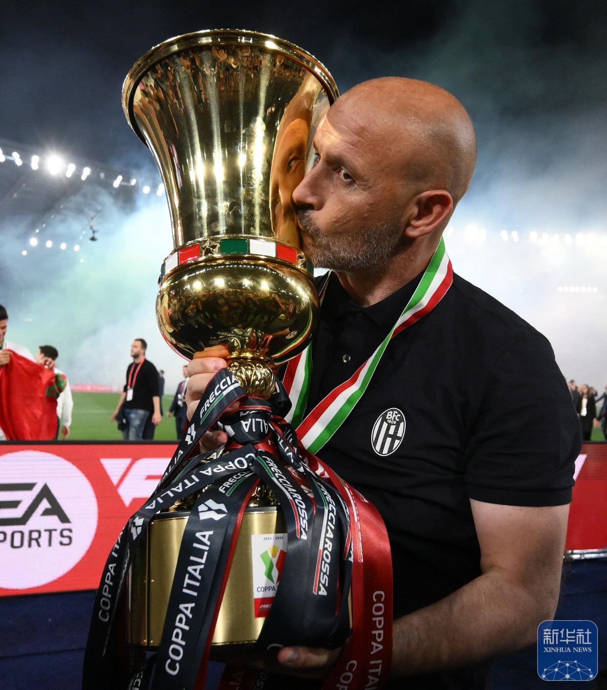 包含博洛尼亚备战下轮比赛，主帅表示球队面临巨大挑战的词条