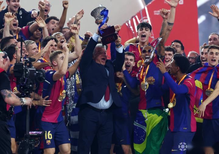 开云体育在线-球员在世界杯赛场上发挥出色，率领球队晋级的简单介绍