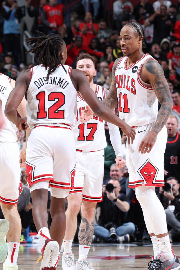 公牛队客场不敌火箭队，吞下败果